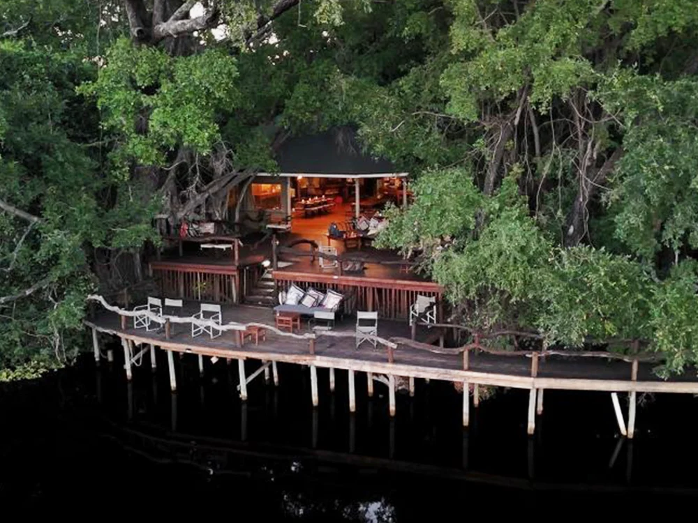 Guma Lagoon Lodge Okavango Delta Botswana Hochzeitsreise online Reisebüro webook.ch