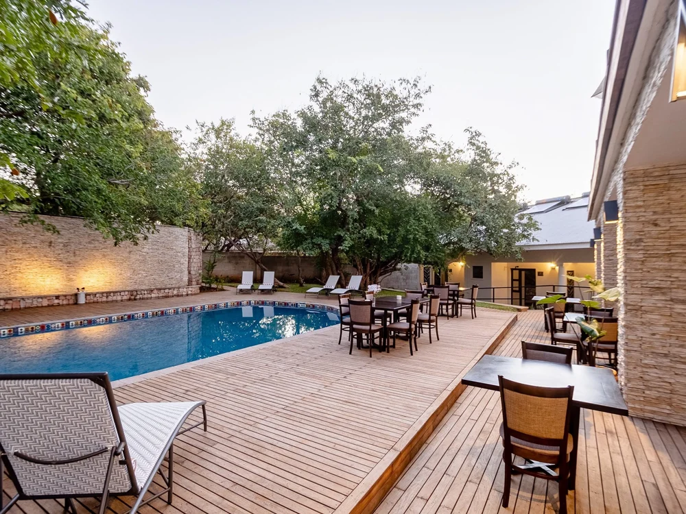 Nkosi Guest Lodge VICTORIA FALLS Botswana-Zimbabwe Hochzeitsreise webook.ch online reisebuero
